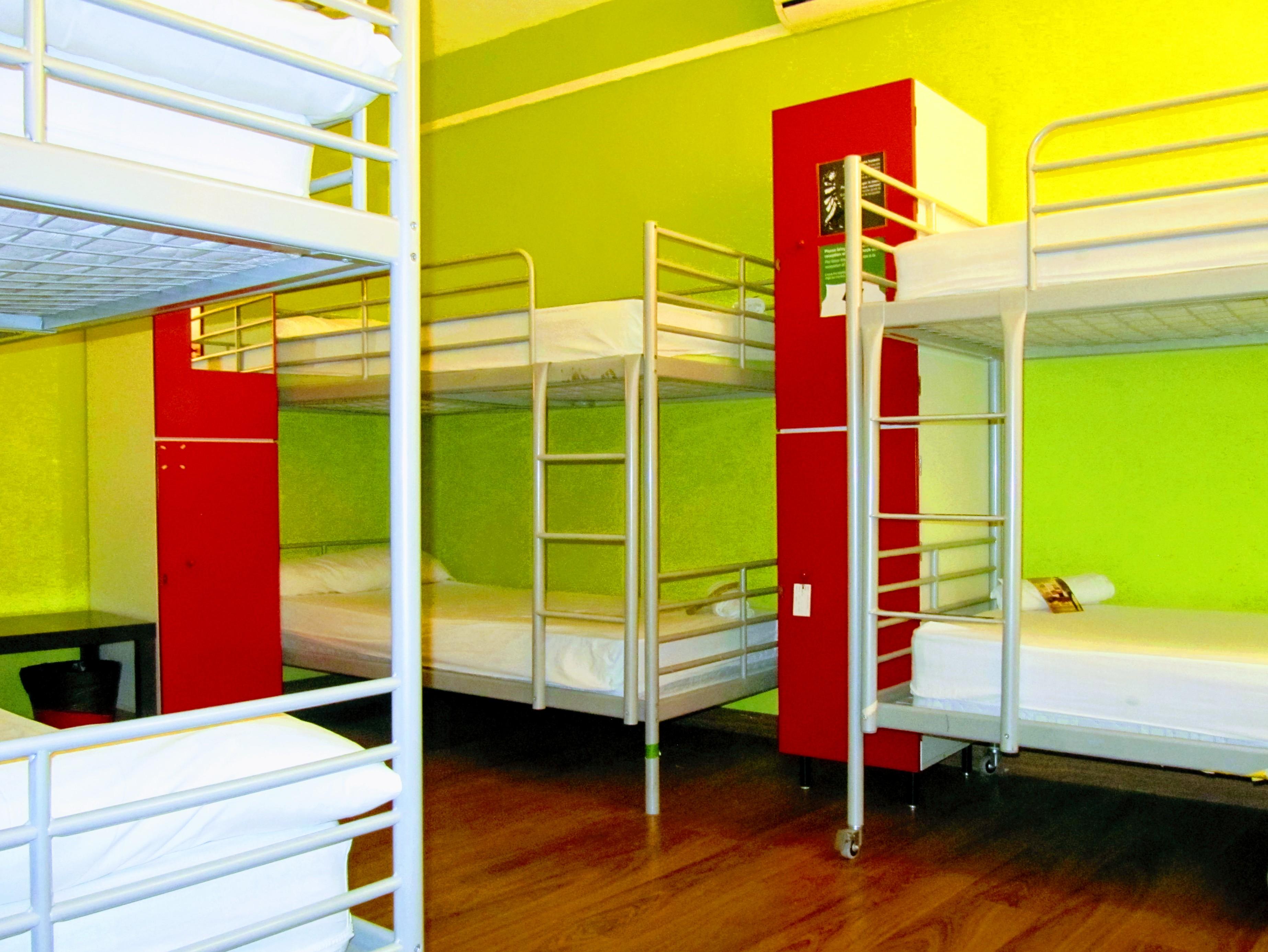 Хостел Onefam Les Corts Барселона Экстерьер фото Hostel in Paris