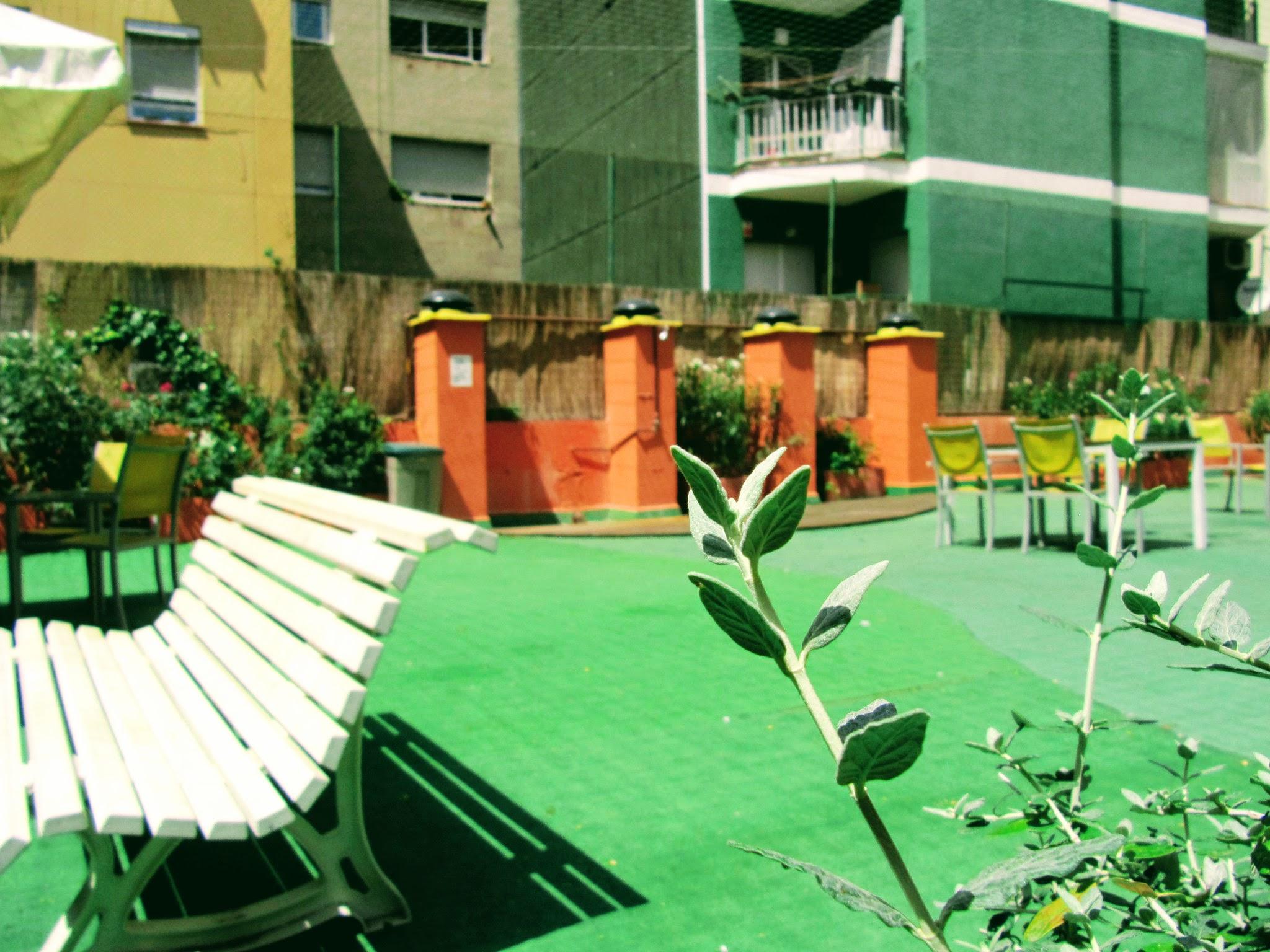 Хостел Onefam Les Corts Барселона Экстерьер фото The green square