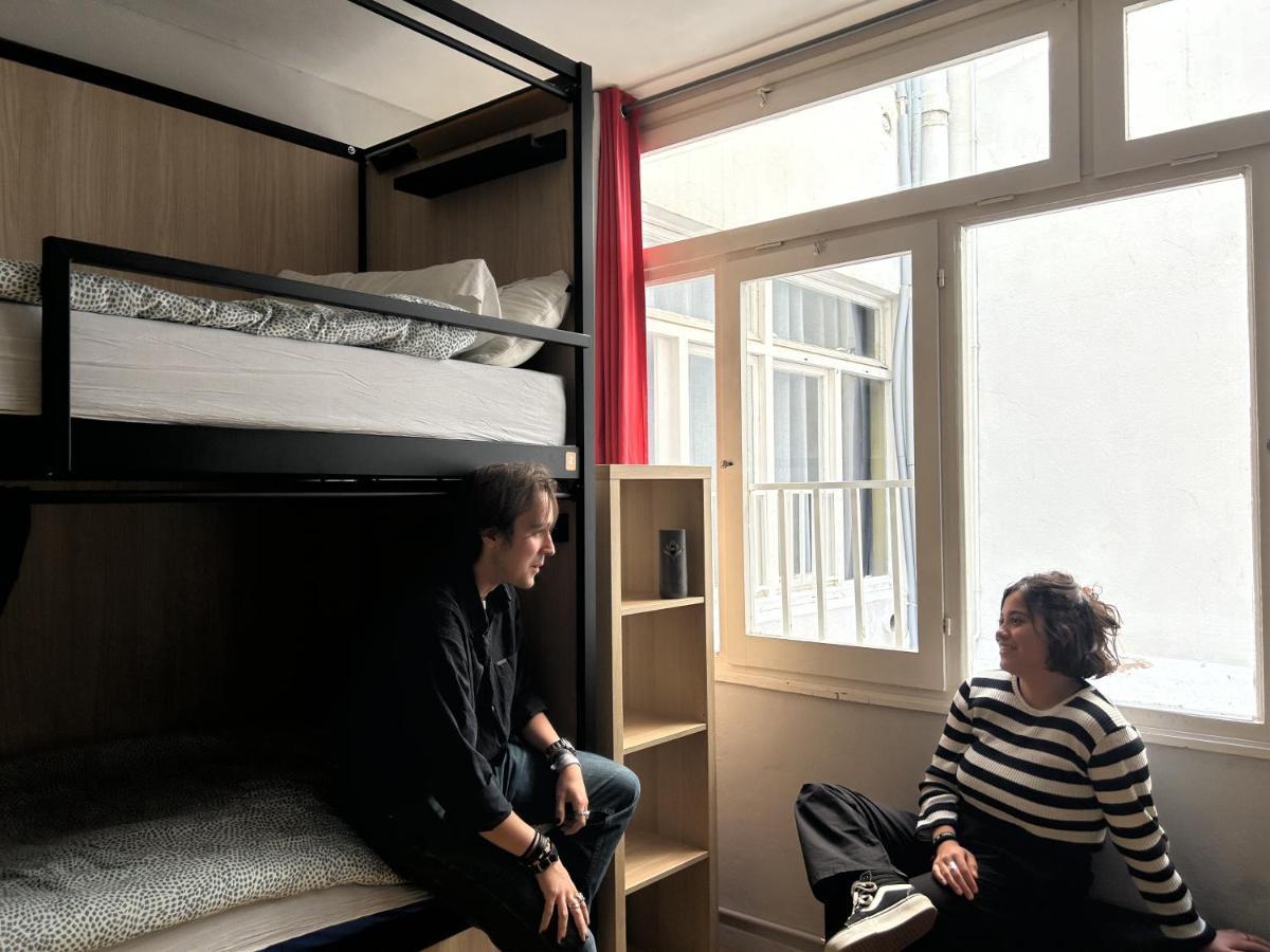 Хостел Onefam Les Corts Барселона Экстерьер фото Hostel in Tokyo