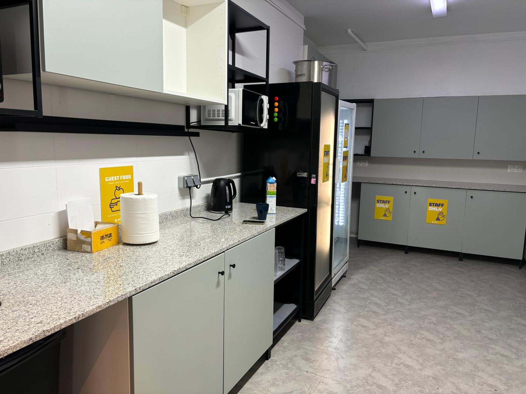 Хостел Onefam Les Corts Барселона Экстерьер фото The kitchen at the University of the Sunshine Coast